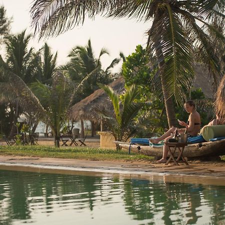 Bar Reef Resort Etalai Bagian luar foto