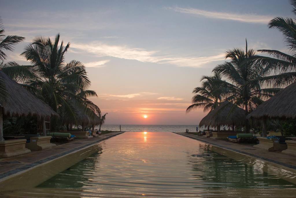 Bar Reef Resort Etalai Bagian luar foto