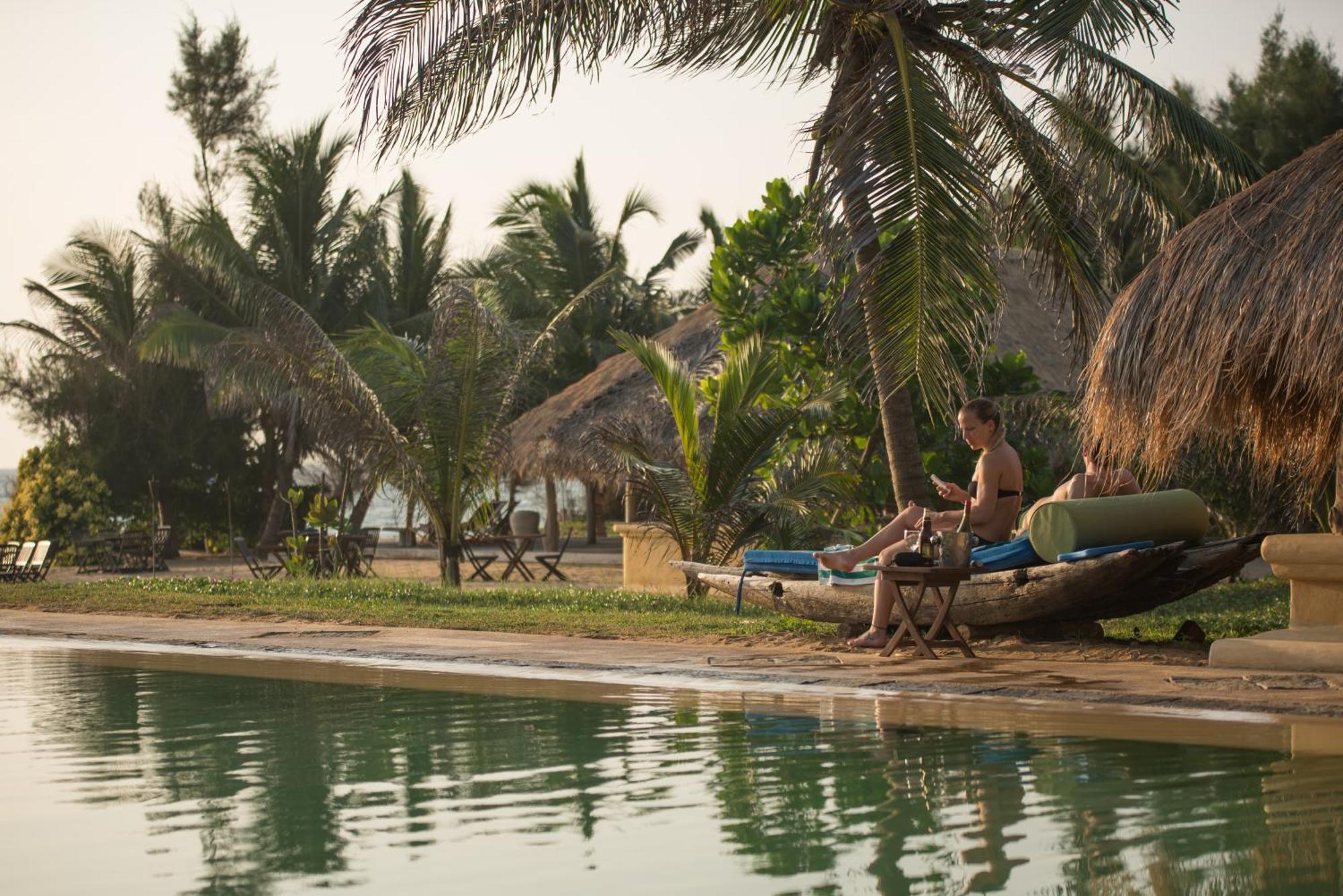 Bar Reef Resort Etalai Bagian luar foto