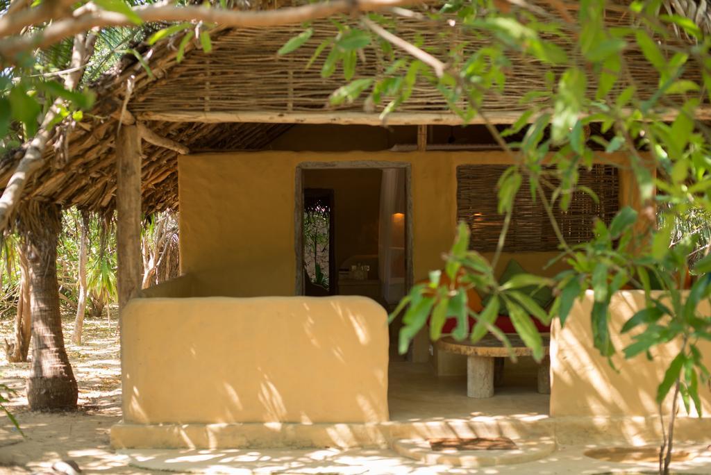Bar Reef Resort Etalai Bagian luar foto