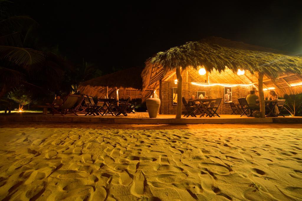 Bar Reef Resort Etalai Bagian luar foto