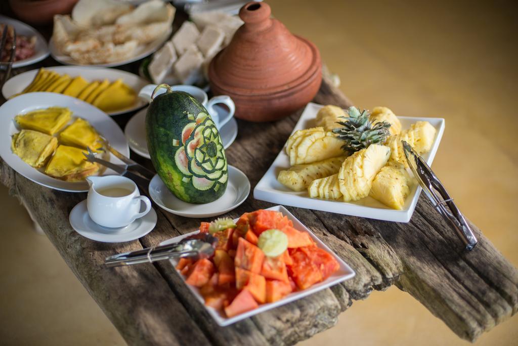 Bar Reef Resort Etalai Bagian luar foto