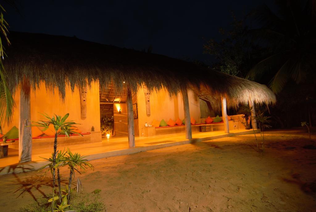 Bar Reef Resort Etalai Bagian luar foto