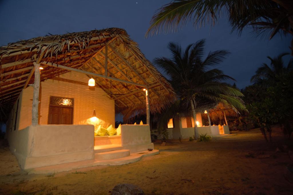 Bar Reef Resort Etalai Bagian luar foto